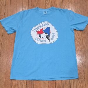 Toronto Blue Jays Light Blue Crewneck Tee "Torrano Beisbol Birds"